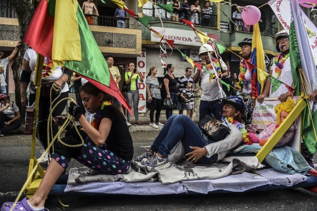 Kolombiyalılar ‘Tembellik Günü’nün tadını çıkardı